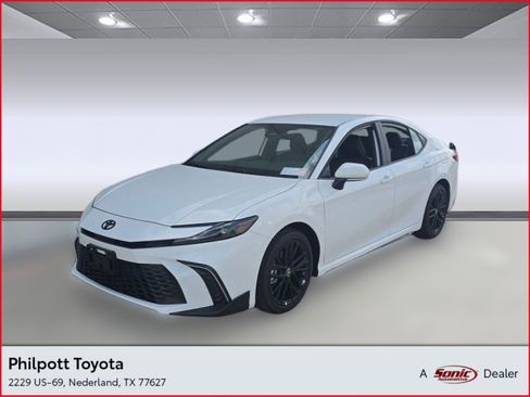 Used 2026 Toyota Camry SE w/ Convenience Package FWD image 1
