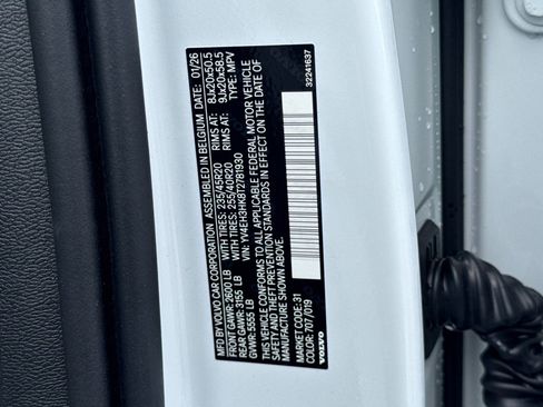 New 2026 Volvo EX40 Plus w/ Climate Package image 28