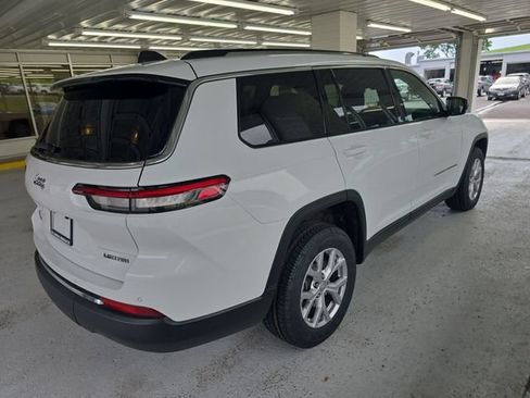 Used 2022 Jeep Grand Cherokee L Limited AWD/4WD image 6