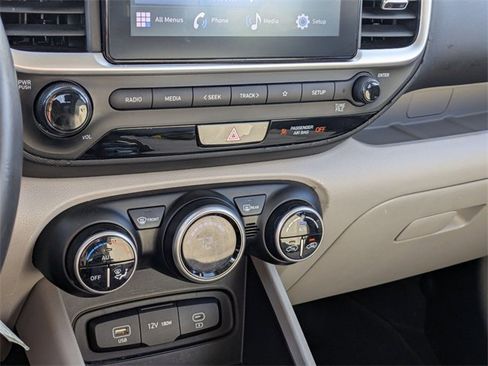 Used 2023 Hyundai Venue SEL image 22