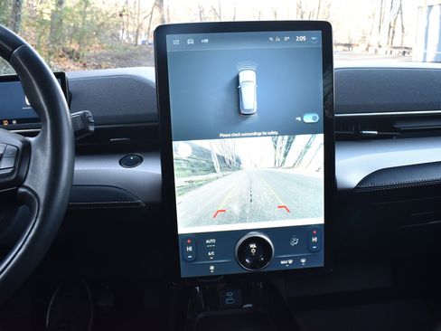 Used 2022 Ford Mustang Mach-E Select image 39