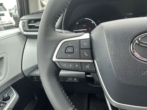 New 2026 Toyota Sienna XLE image 19