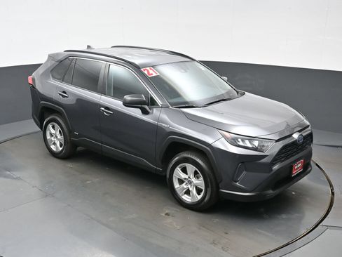 Used 2021 Toyota RAV4 LE AWD/4WD image 32