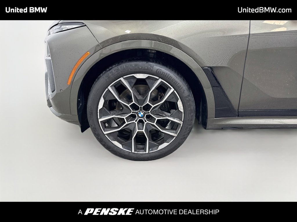 Used 2025 BMW X7 xDrive40i w/ M Sport Package AWD/4WD image 9