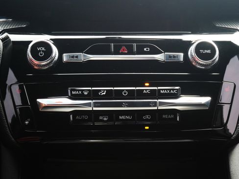 Used 2023 Ford Explorer ST-Line w/ Class IV Trailer Tow Package image 19