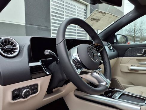 Used 2025 Mercedes-Benz GLA 250 image 7
