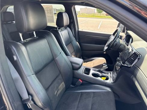 Used 2021 Jeep Grand Cherokee Laredo X AWD/4WD image 13