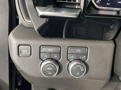 New 2026 GMC Sierra 1500 SLE image 19