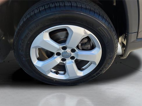 Used 2018 Jeep Compass Latitude w/ Popular Equipment Group image 14