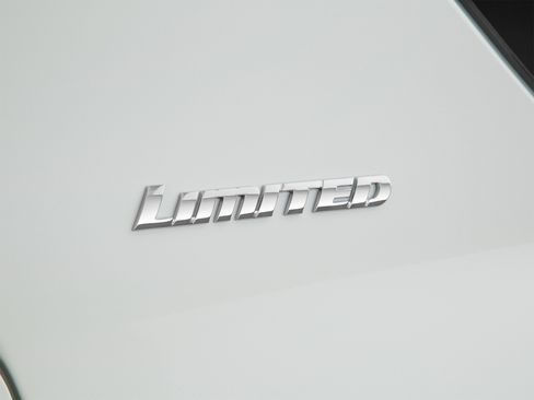 Used 2020 Toyota 4Runner SR5 Premium w/ Moonroof Package AWD/4WD image 61