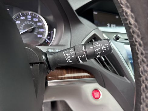 Used 2018 Acura MDX FWD image 33