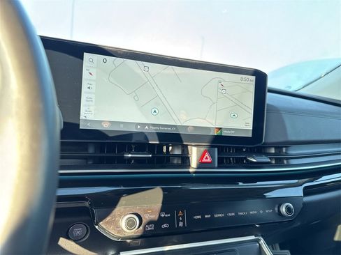 Used 2025 Kia Carnival SX Prestige image 22