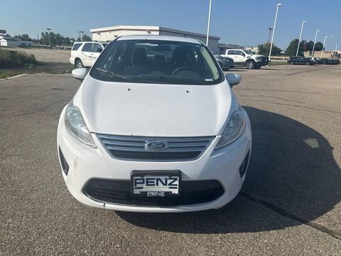 Used 2012 Ford Fiesta SE FWD image 2