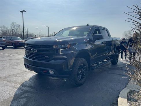 Used 2022 Chevrolet Silverado 1500 LT Trail Boss image 3