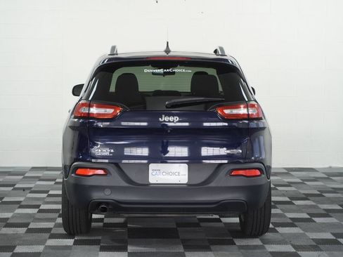 Used 2016 Jeep Cherokee Latitude w/ Cold Weather Group AWD/4WD image 4