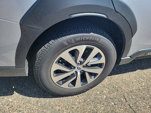Used 2023 Subaru Outback Premium AWD/4WD image 32