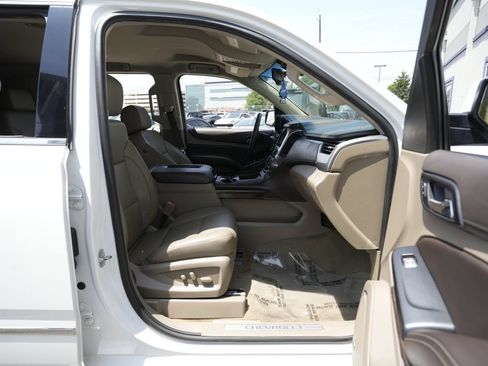 Used 2018 Chevrolet Suburban LT w/ LT Signature Package RWD image 35