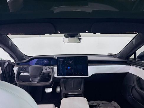 Used 2021 Tesla Model S Plaid image 4