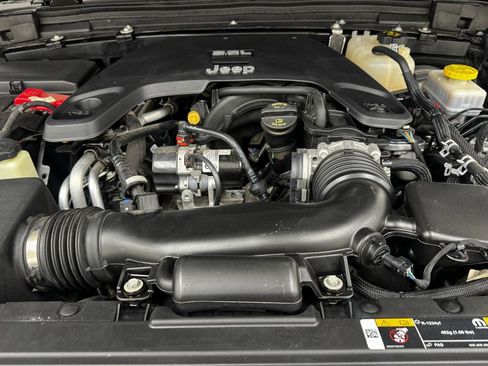 Used 2021 Jeep Wrangler Unlimited Sahara image 33