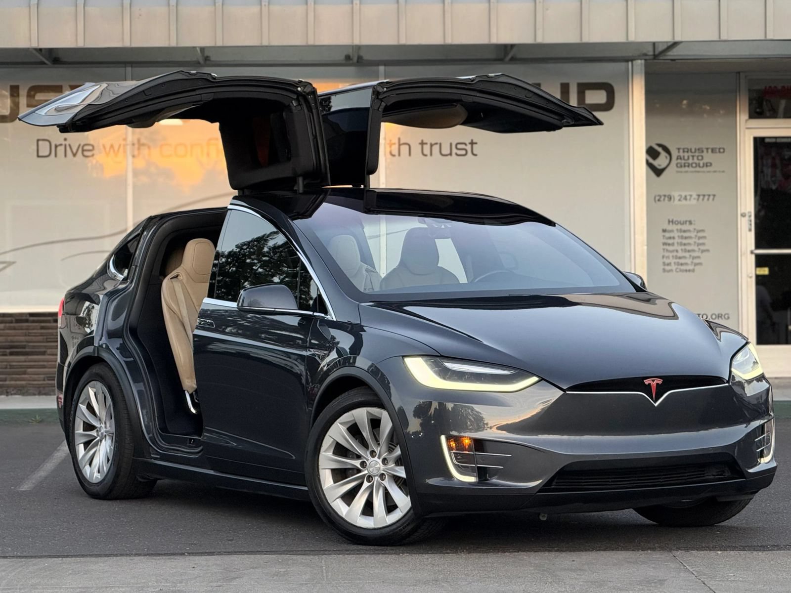 Used 2016 Tesla Model X 75D AWD/4WD image 3