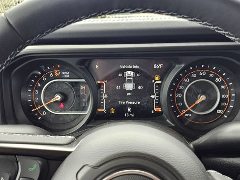 New 2026 Jeep Gladiator Sport AWD/4WD image 12