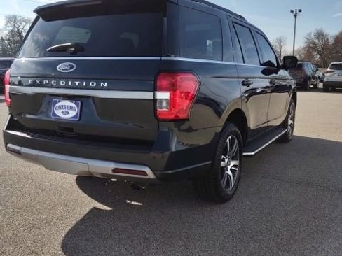 Used 2023 Ford Expedition XLT image 5