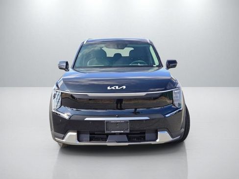 New 2026 Kia EV9 Wind AWD/4WD image 2