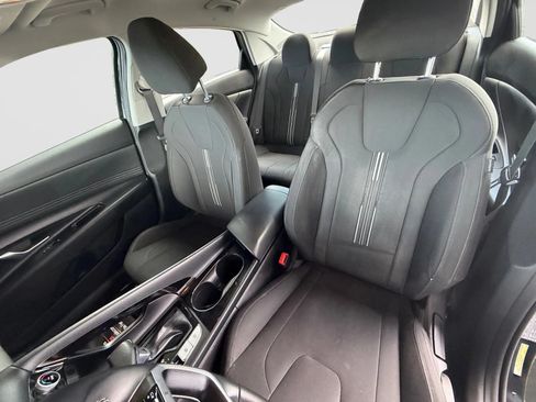 Used 2022 Hyundai Elantra SEL w/ Convenience Package FWD image 13