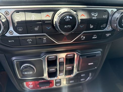 Certified 2022 Jeep Wrangler Unlimited Rubicon w/ Xtreme Recon 35" Tire Package image 27