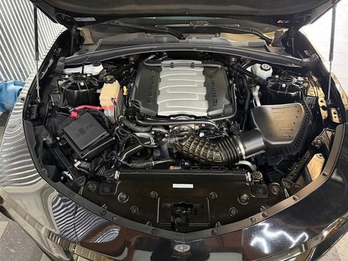 Used 2018 Chevrolet Camaro SS RWD image 27