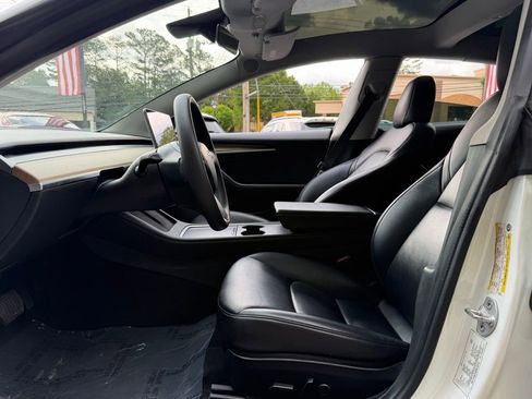 Used 2022 Tesla Model 3 Long Range AWD/4WD image 25