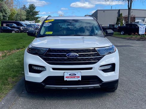 Used 2022 Ford Explorer XLT w/ Equipment Group 202A AWD/4WD image 2