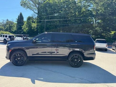 Used 2023 Cadillac Escalade Sport w/ LPO, ONYX Package AWD/4WD image 10