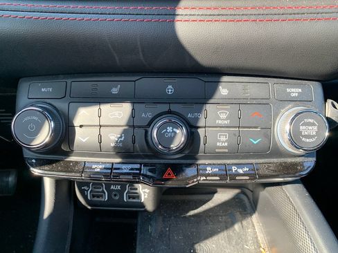Used 2023 Dodge Durango R/T w/ Blacktop Package AWD/4WD image 28