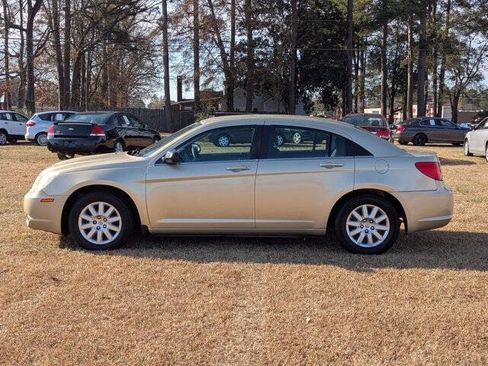 Used 2010 Chrysler Sebring Touring image 6