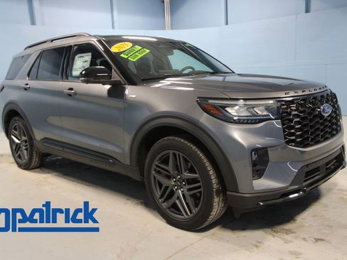 Used 2025 Ford Explorer ST-Line w/ Premium Package image 1