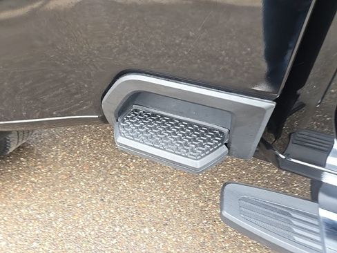 Used 2020 Chevrolet Silverado 3500 High Country w/ Snow Plow Prep/Camper Package image 37