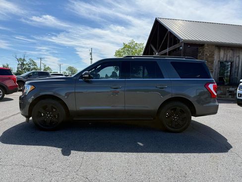 Used 2019 Ford Expedition XLT w/ Equipment Group 201A RWD image 3