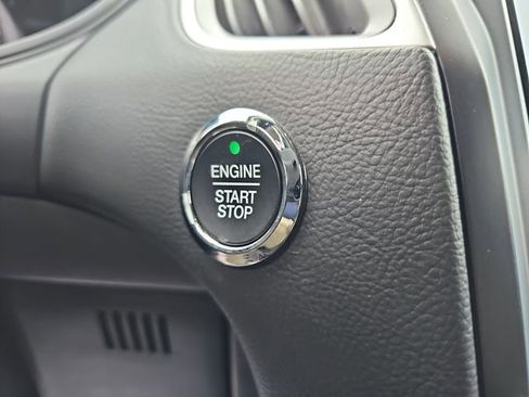 Used 2024 Ford Edge SEL image 28