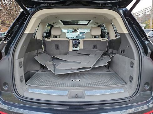 Used 2020 Cadillac XT6 Premium Luxury w/ LPO, Floor Liner Package image 32