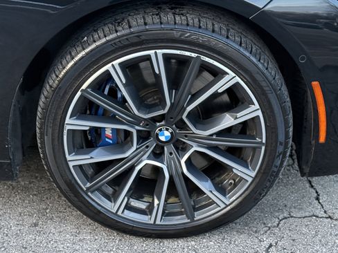Used 2020 BMW 750i xDrive w/ Executive Package AWD/4WD image 10