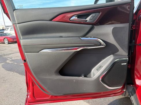 New 2026 Chevrolet Traverse Z71 w/ Enhanced Driving Package image 5