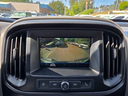 Used 2019 Chevrolet Colorado W/T w/ WT Convenience Package AWD/4WD image 9
