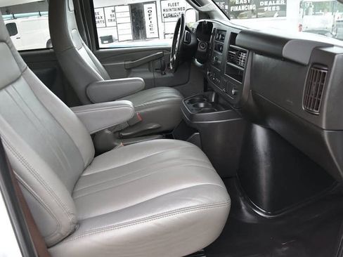Used 2019 Chevrolet Express 3500 LS RWD image 10