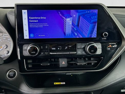 Used 2024 Toyota Highlander XLE image 13