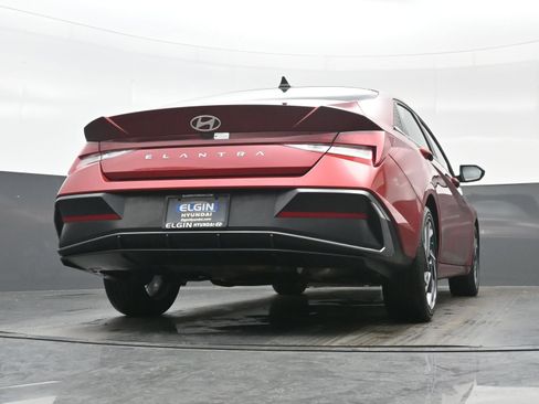 Certified 2025 Hyundai Elantra SEL w/ Cargo Package image 29