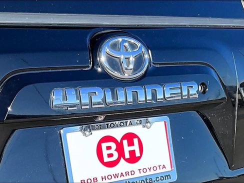 Used 2014 Toyota 4Runner SR5 image 28