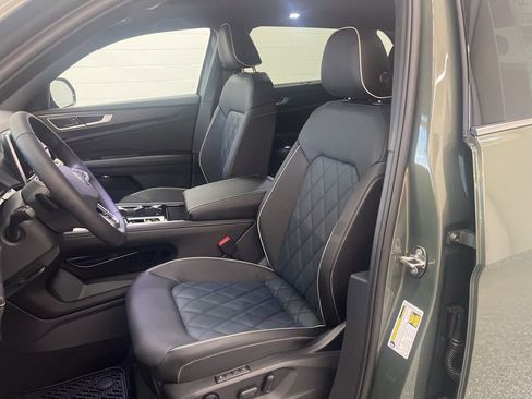 New 2026 Volkswagen Atlas Cross Sport SEL Premium R-Line AWD/4WD image 16