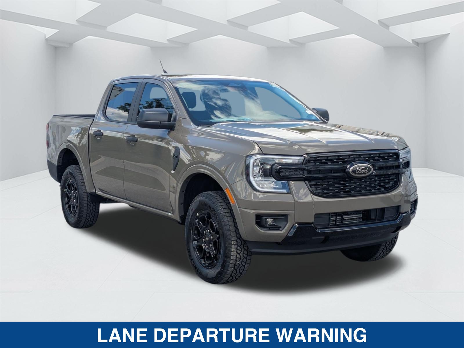 New 2026 Ford Ranger XLT w/ Black Appearance Package RWD image 3