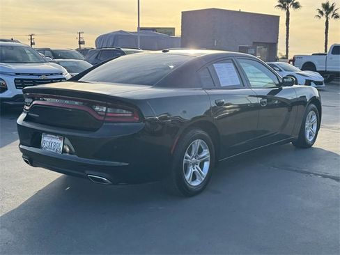 Used 2022 Dodge Charger SXT image 4